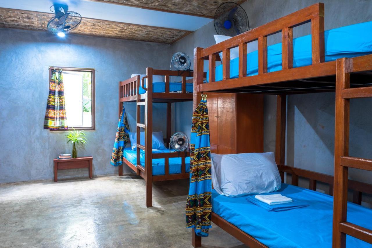 Sinag Hostel (Adults Only) General Luna  Exterior photo